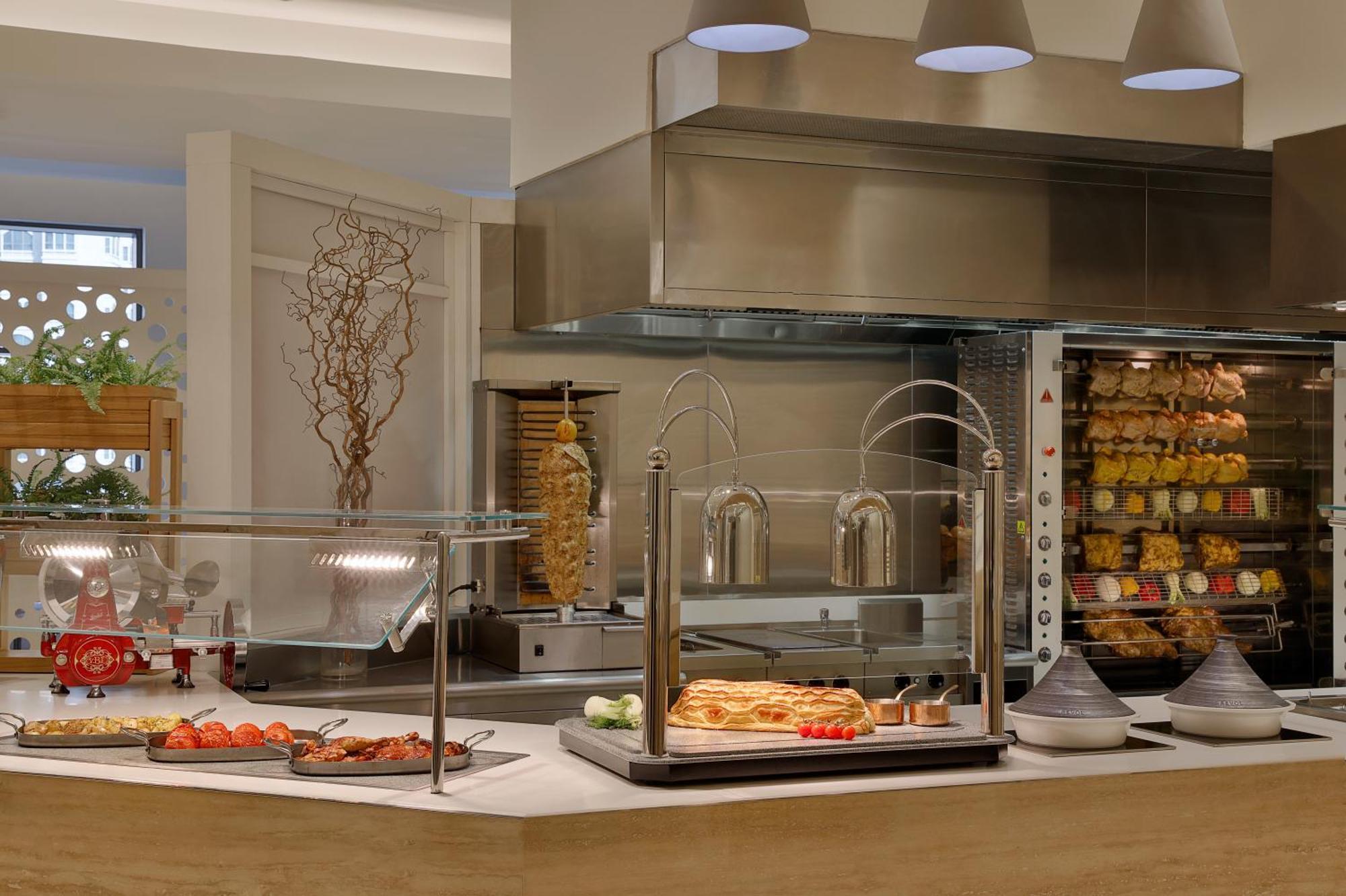 Jumeirah Jabal Omar Makkah Mecca Ngoại thất bức ảnh A typical buffet