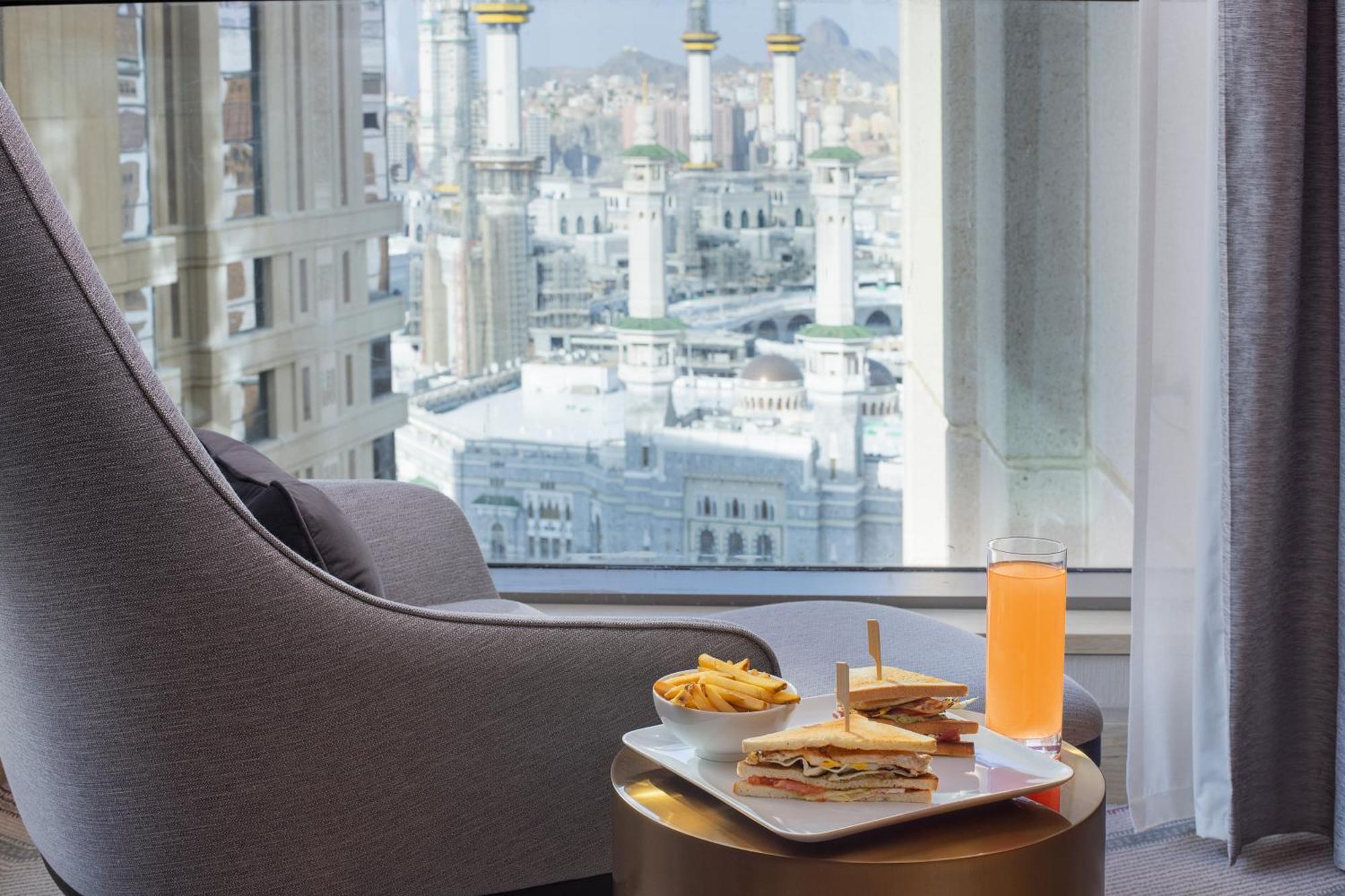 Jumeirah Jabal Omar Makkah Mecca Ngoại thất bức ảnh A view of the Grand Mosque from the hotel